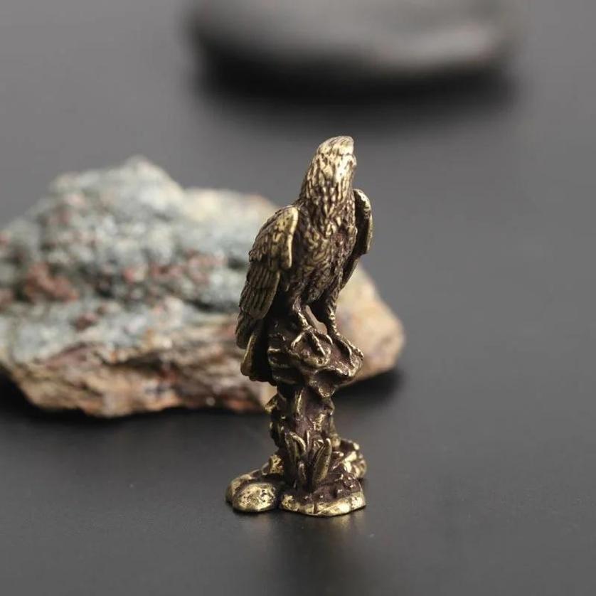 1 Pcs New Eagle Statue Miniatu – Model Kit Vintage Bewertung und Preis